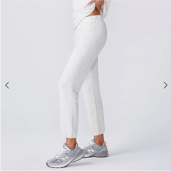 NWT Monrow Supersoft Boyfriend Sweats in Ash - Picture 3 of 6